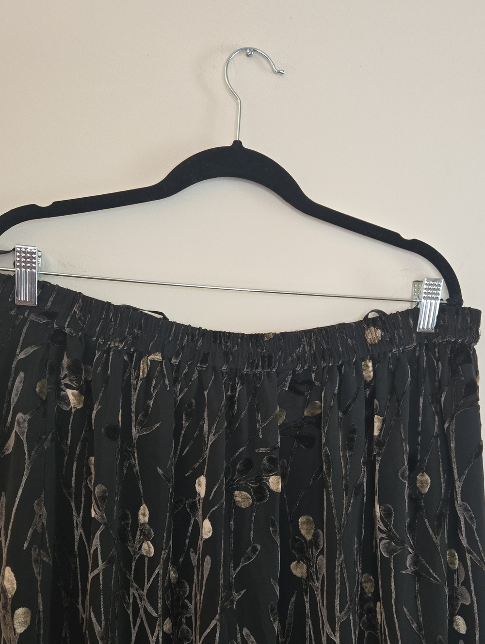 Vintage Black Velvet Floral Midi Skirt 2X Botanical Romantic Goth‎ Dark Academia - Picture 4 of 7